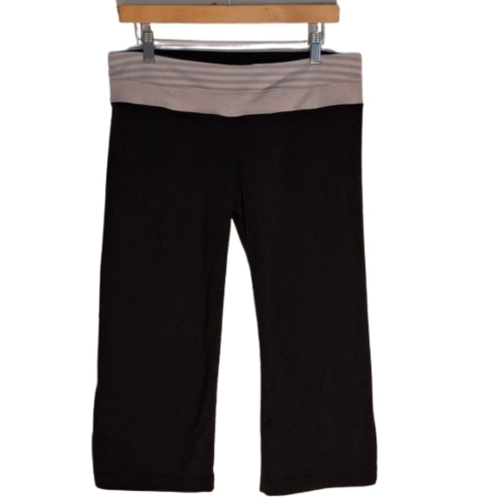 Lululemon Groove Black Cropped Pant Leggings Nulu 10 EUC Reversible Gray Stripe
